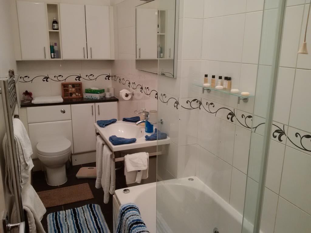런던 Luxury Holland Park, Sleeps 2, Free S'Fast Wifi 아파트 외부 사진